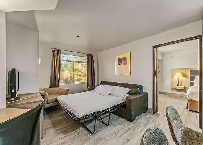 Chandler Perfect Location 1 Bedroom