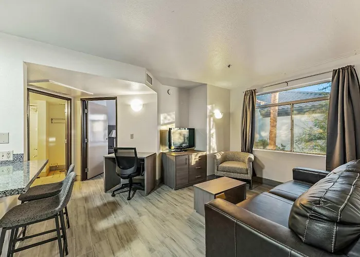 Chandler Perfect Location 1 Bedroom