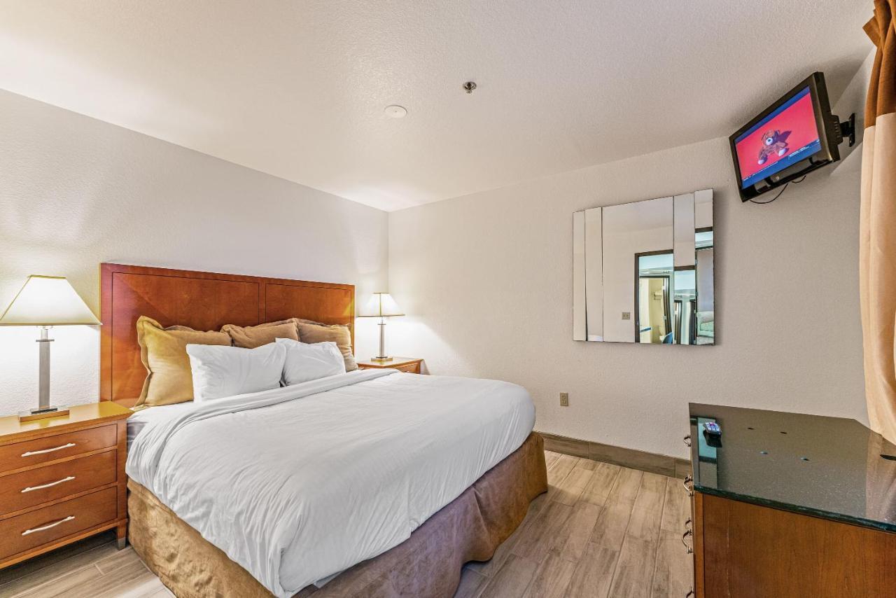 Perfect Location 1 Bedroom Chandler
