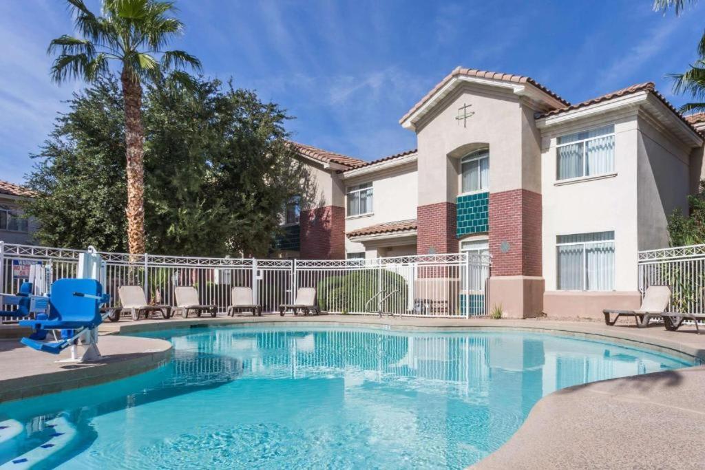 Perfect Location 1 Bedroom Apartment