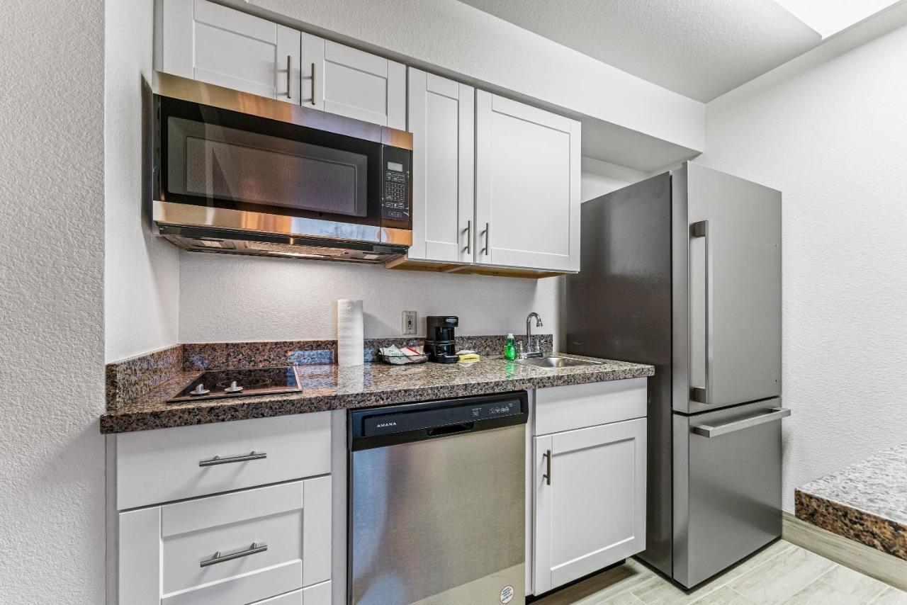 Perfect Location 1 Bedroom Chandler