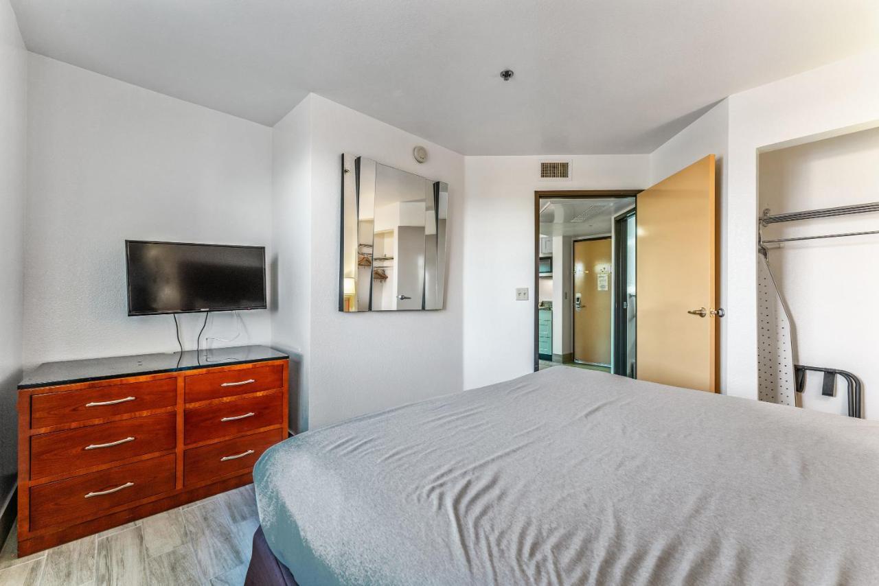 Perfect Location 1 Bedroom Chandler