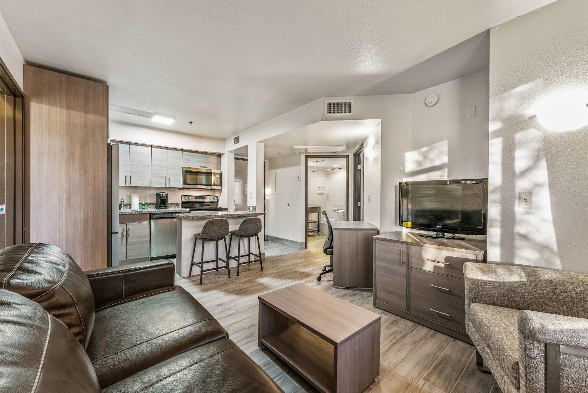 Perfect Location 1 Bedroom Apartment